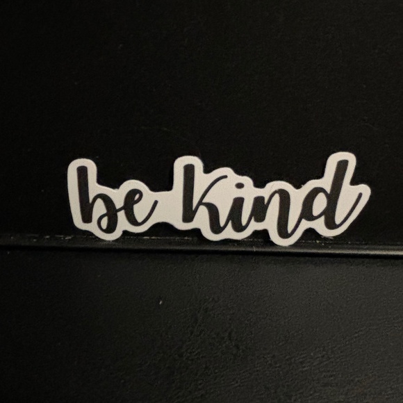 " BE KIND" WORD STICKER - Picture 1 of 1